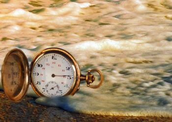 The Spiritual Meaning of a Clock Stopping